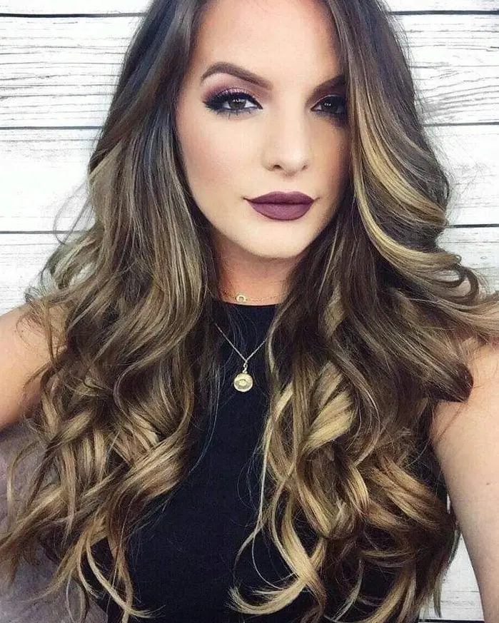 Voluminous Long Waves with Highlights Hairstyle