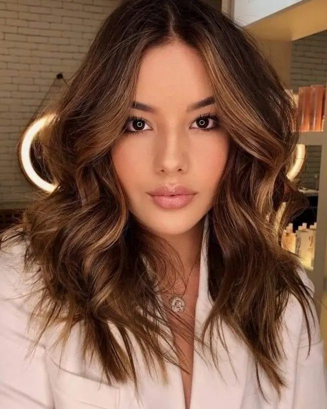 Soft Caramel Waves Hairstyle