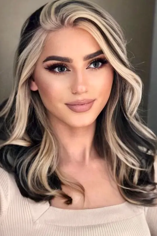 Bold Face-Framing Blonde Highlights Hairstyle