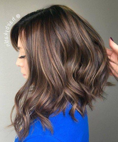 Chic Wavy Brunette Lob Hairstyle