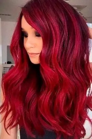 Crimson Waves Hairstyle