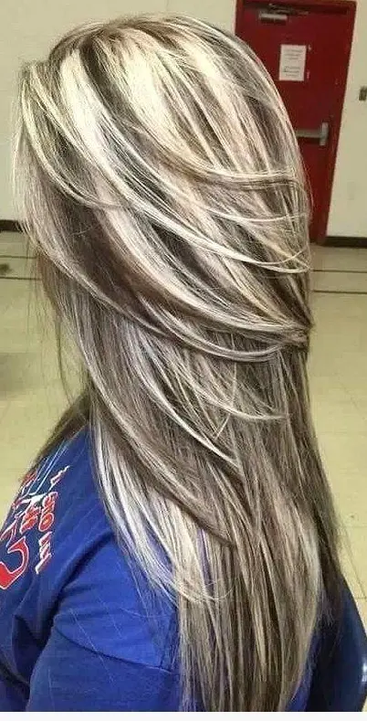 Platinum Highlights on Layered Hair Hairstyle